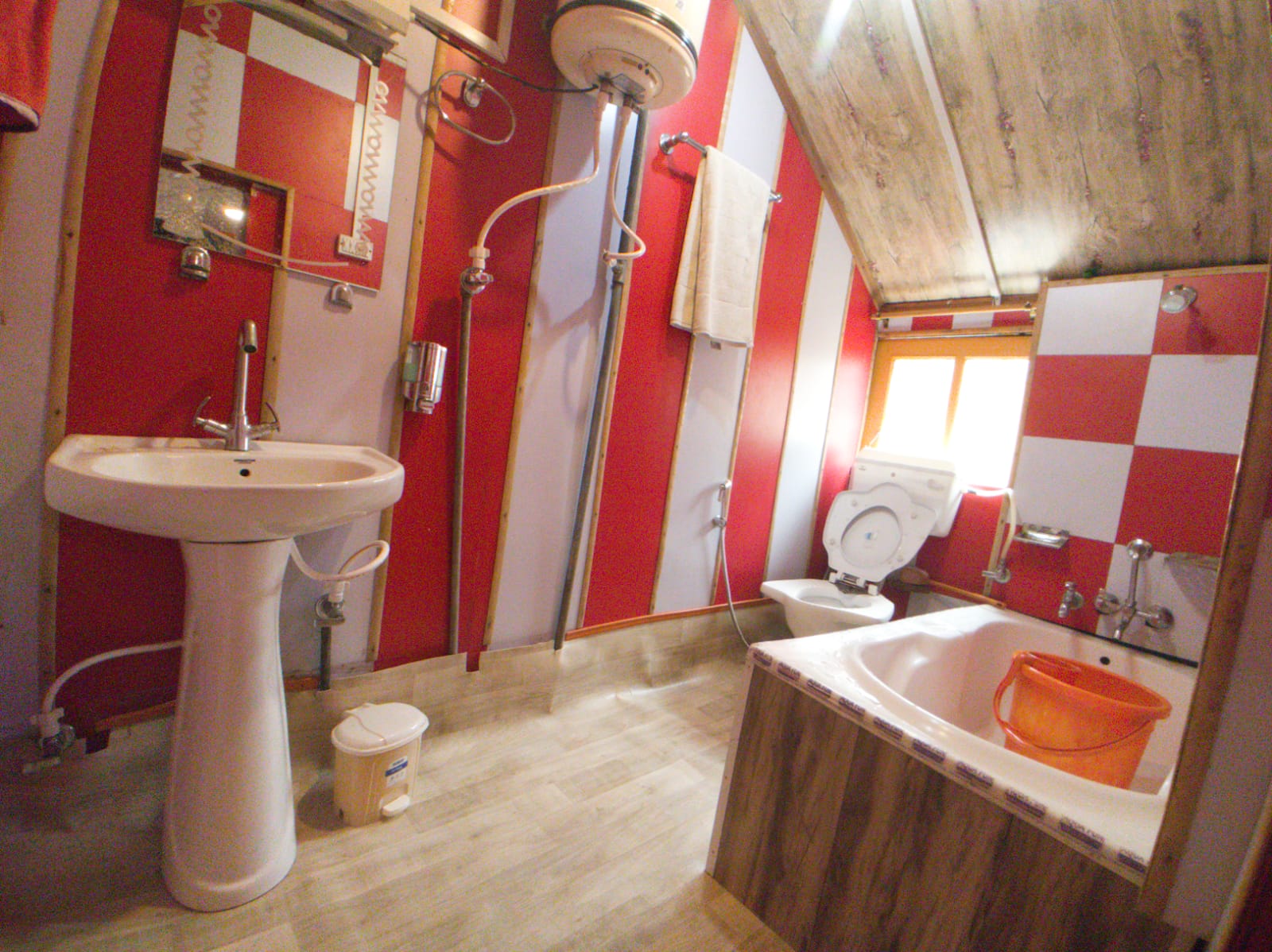 Houseboat 14