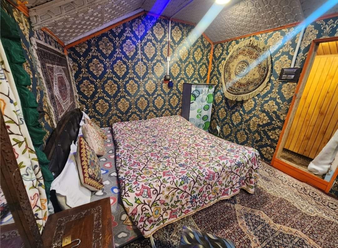 Houseboat Bedroom